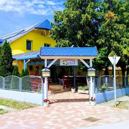 Boglarka Panzio - Etterem Es Apartmanhazak Guest house