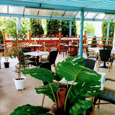 Guest house Boglarka Panzio - Etterem Es Apartmanhazak Mezokovesd