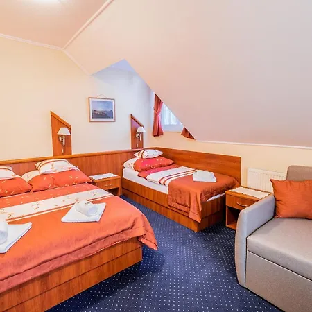 Guest house Boglarka Panzio - Etterem Es Apartmanhazak
