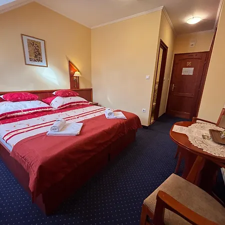 Guest house Boglarka Panzio - Etterem Es Apartmanhazak