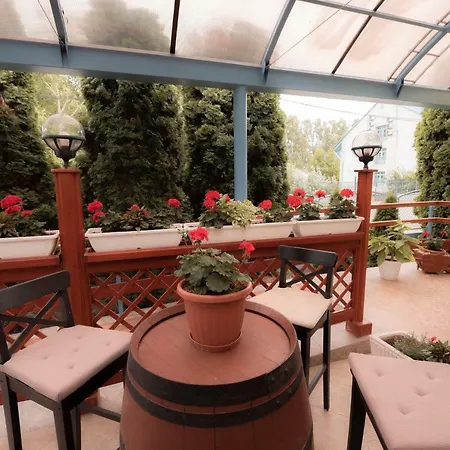 Boglarka Panzio - Etterem Es Apartmanhazak Guest house 2*