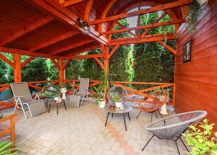 Boglarka Panzio - Etterem Es Apartmanhazak 3*