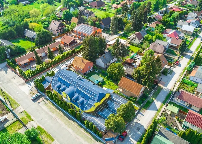 Pensionat Boglarka Panzio - Etterem Es Apartmanhazak Mezőkövesd