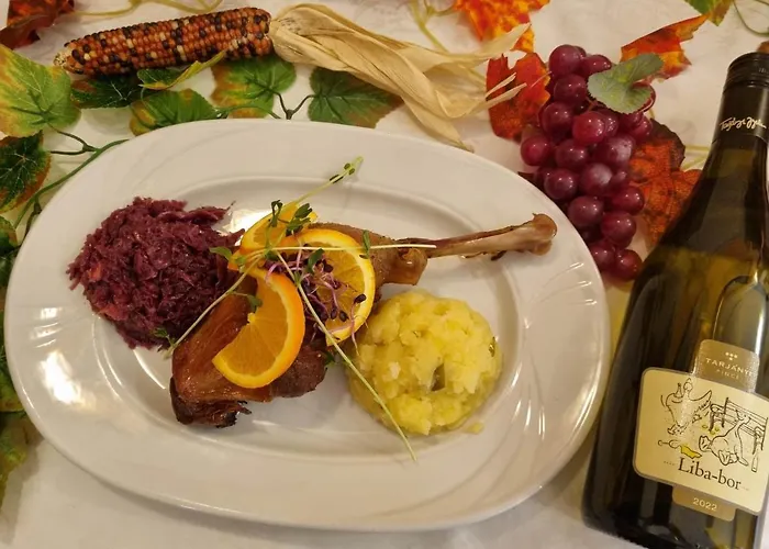 Pensionat Boglarka Panzio - Etterem Es Apartmanhazak 3*