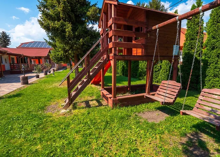 Pensionat Boglarka Panzio - Etterem Es Apartmanhazak Mezőkövesd