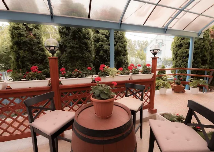 Boglarka Panzio - Etterem Es Apartmanhazak Pensionat 3*