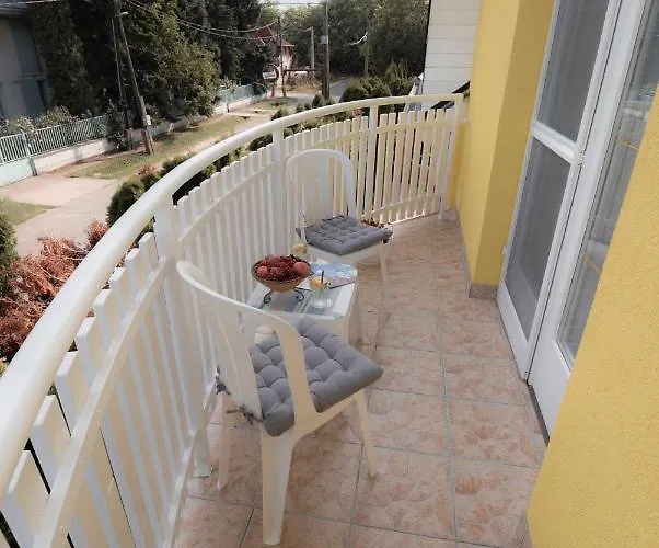 Pensionat Boglarka Panzio - Etterem Es Apartmanhazak Mezőkövesd